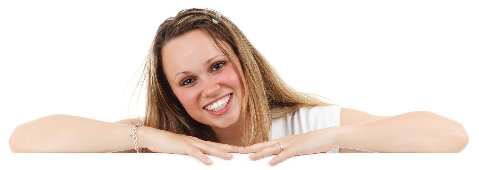 Imagen promocional de tratamientos de estética dental en la Clínica Dental Moraira